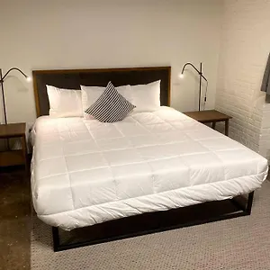 Apartment 3e-spacious Close To Pitt/cmu/carlow, Sleeps 4, Pittsburgh